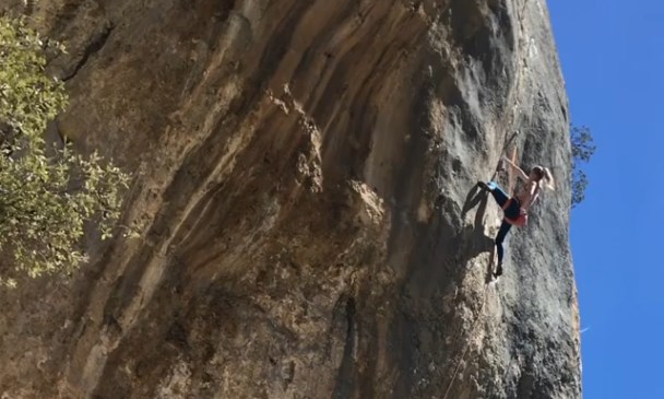 Julia Chanourdie 9a+ Super Crackinette - Full Video