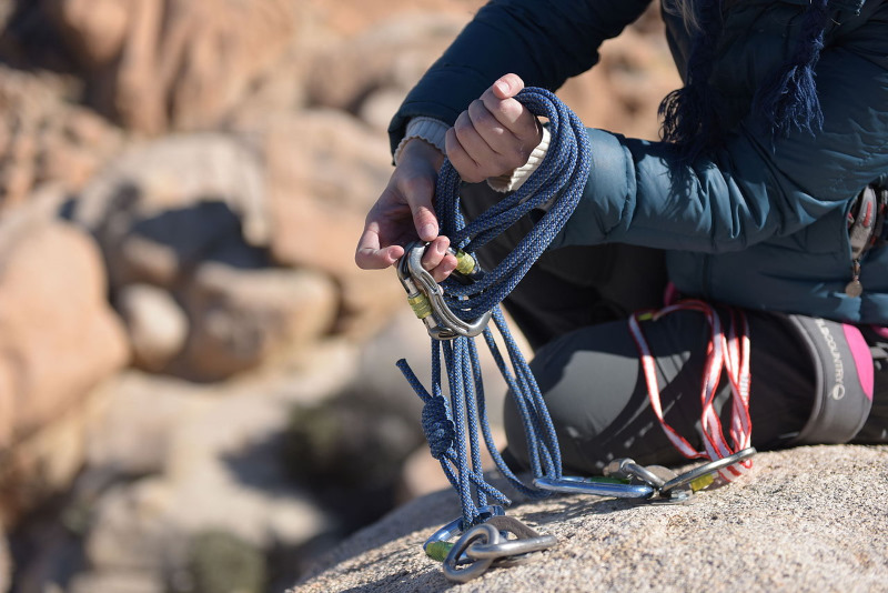What Is Sport Climbing - Setting Up A Top Rope Anchor